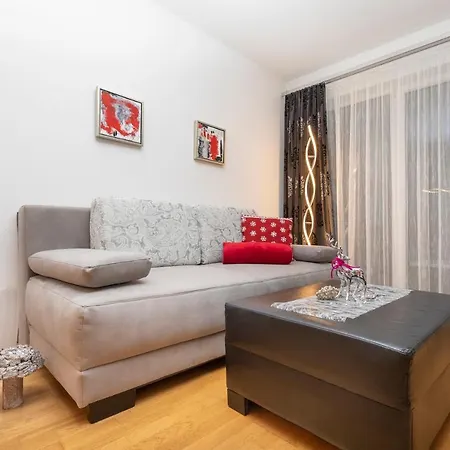 Enjoythealps - In-ski Out Φλαχάου