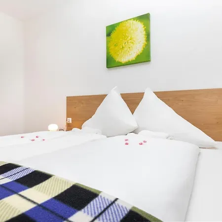 Enjoythealps - In-ski Out