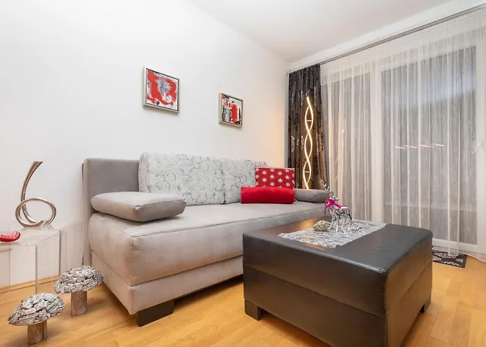 Enjoythealps - In-ski Out フラッハウ